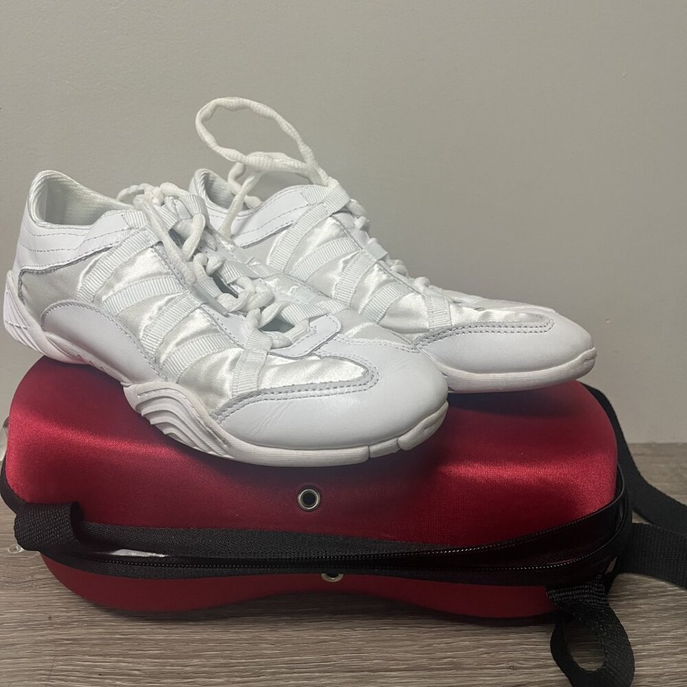 Nfinity White Cheer Shoes Lightweight Performance Sneakers – Women’s Size 7.5